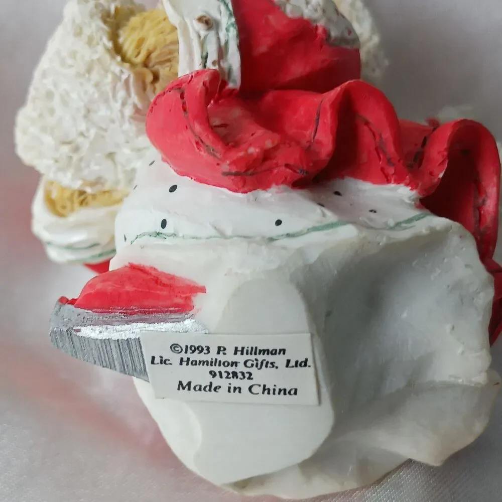 VINTAGE ENESCO CHERISHED TEDDIES BEAR ORNAMENT-GIRL WITH MUFF-1993